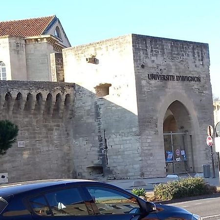 Appartement 8 Personnes En Face Des Remparts Climatise Avec Terrasse Et Parking Avignon Exterior foto