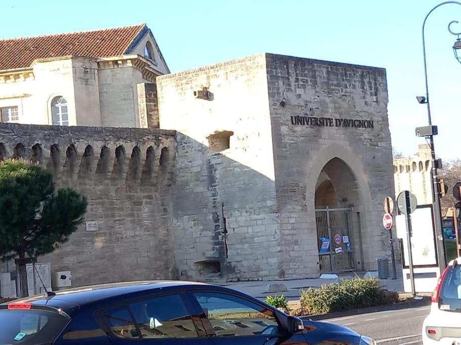 Appartement 8 Personnes En Face Des Remparts Climatise Avec Terrasse Et Parking Avignon Exterior foto