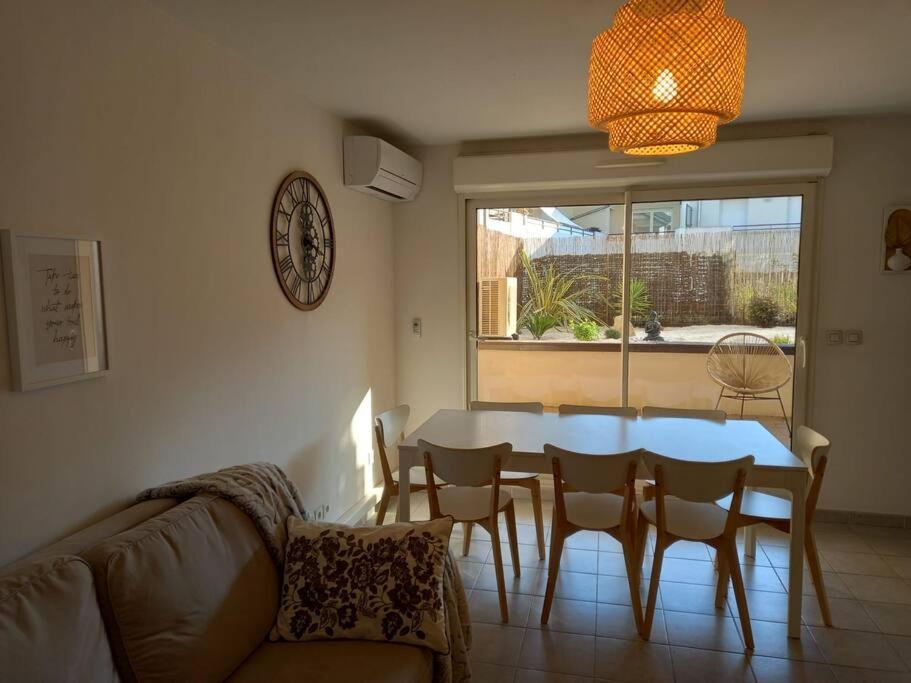 Appartement 8 Personnes En Face Des Remparts Climatise Avec Terrasse Et Parking Avignon Exterior foto
