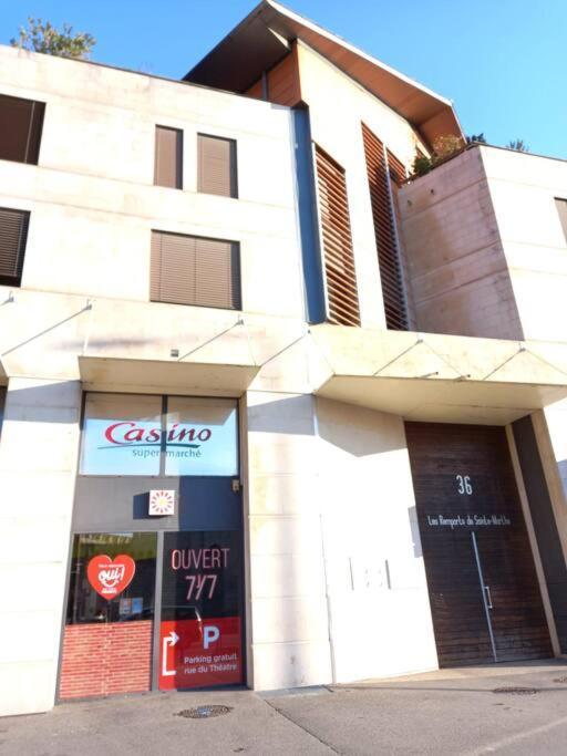 Appartement 8 Personnes En Face Des Remparts Climatise Avec Terrasse Et Parking Avignon Exterior foto